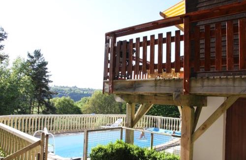 Plantades House | Poolside Bliss Near Lake
