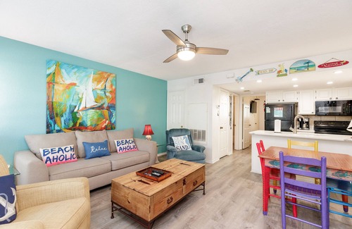 Corpus Christi Condo | Poolside Condo at Beachfront Complex for Ultimate Relaxation