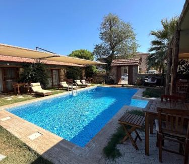Ayvalik Apartment | Poolside Family Stone Studio and Breakfast Included