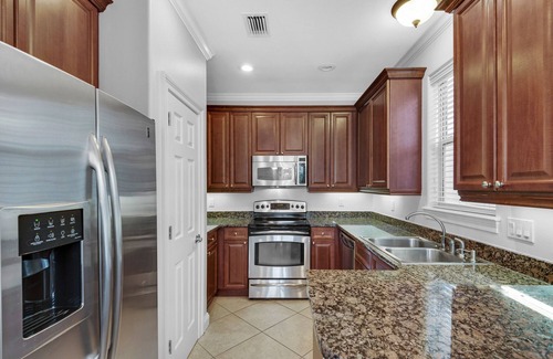 Villages of Crystal Beach House | Poolside Haven! Spring break deals, book now! 6 bedroom/3.5 bath/Sleeps16
