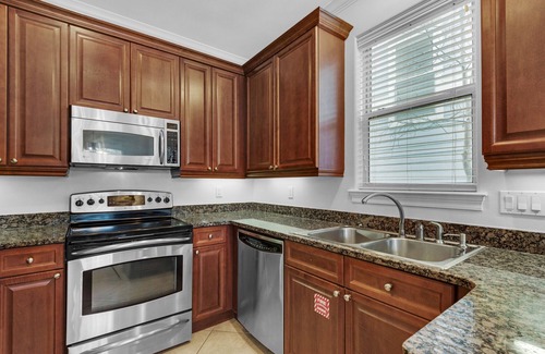 Villages of Crystal Beach House | Poolside Haven! Spring break deals, book now! 6 bedroom/3.5 bath/Sleeps16