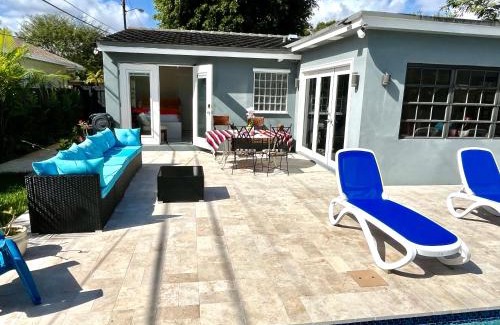 Wilton Manors House | POOLSIDE MANOR - Men Only Clothing-Optional