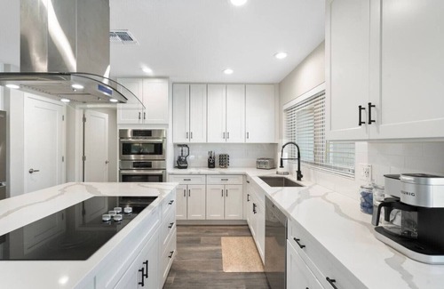Paradise Valley Village House | Poolside Palms-PickleBall/BBall/Pool/Firepit/Golf