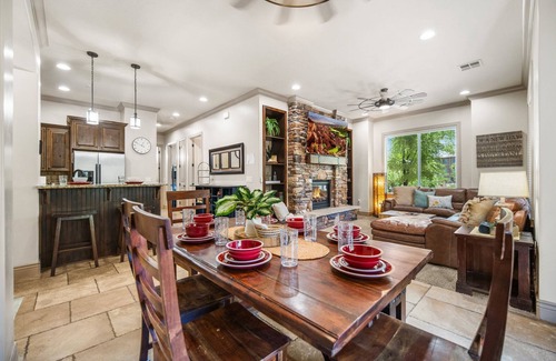 St. George Condo | Poolside Retreat Directly Across From Pool!