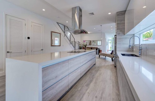 Coral Way House | Poolside Sanctuary 4B/4B – Last Minute Booking Sale!