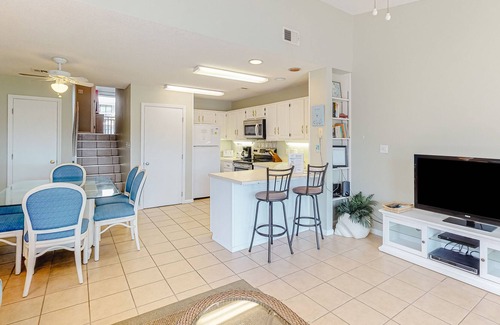 East End House | Poolside townhouse with deck, beach gear, washer/dryer, on-site pool, grill