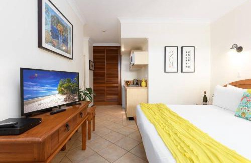 Port Douglas Apartment | Poolside Villa - Hibiscus 40a