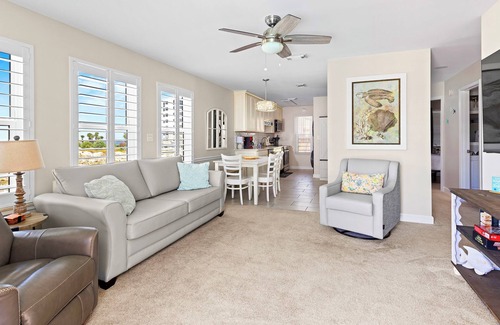 Destin Condo | Poolside Villas DUNES AWAY, End Unit, VIEWS! Gulf and East Pass, 2 bdr/2ba, pool