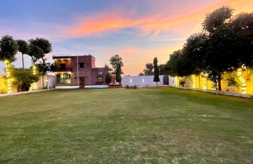 Jhalamand Villa | Poonam Palace near by Airport