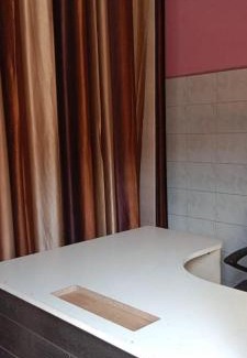 Hapur Hotel | POP 81377K Nkv Oyo Hotel And Restaurant