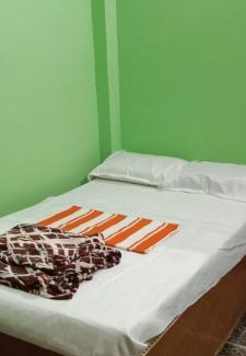 Hapur Hotel | POP 81377K Nkv Oyo Hotel And Restaurant