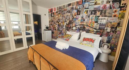 Marylebone Bed & Breakfast | Pop Art Luxury Room Marylebone