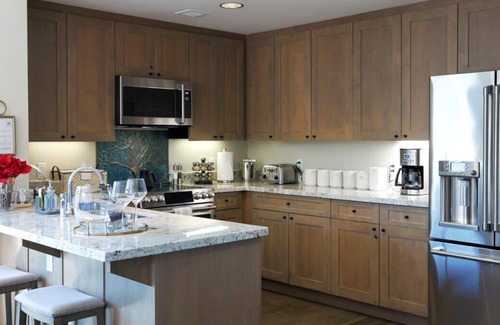 Avon Condo | Pop Art Villa Riverfront | Riverside Residence 2B