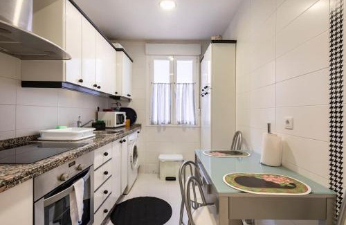 Leon Apartment | Pop Gallery