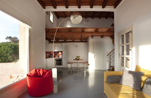 Kea House | Pop House-Colorful living overlooking the Aegean