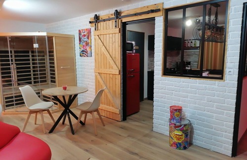 Coulogne House | Popartspa Location Maison sur Calais"loft" Jacuzzi, Sauna