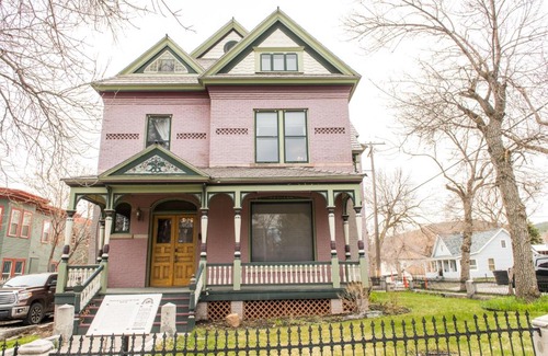 Helena Apartment | Pope House - Hist. Mansion - The Gold Rush Suite