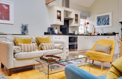 Alnmouth House | Pope Lodge: Stunning Stone Coach House Conversion