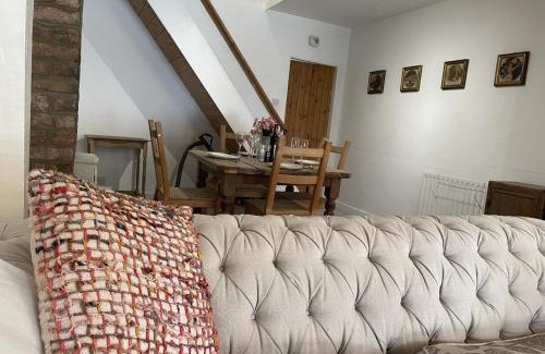 Farnborough and Crofton House | Poplar Cottage Farnborough Kent