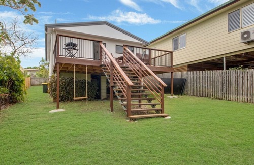 Cooee Bay House | Poppies Cottage - Beachside retreat in Cooee Bay