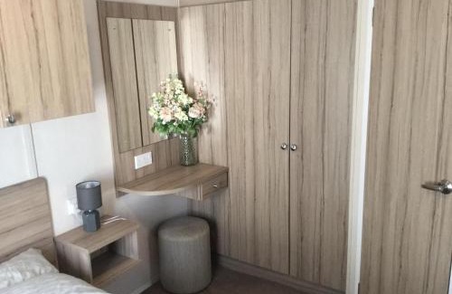 Ringwood Apartment | Poppy 57, Oakdene Forest Park