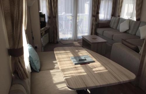 Ringwood Apartment | Poppy 57, Oakdene Forest Park