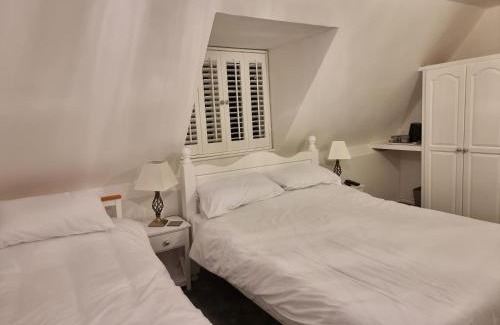 Whitby House | Poppy Cottage