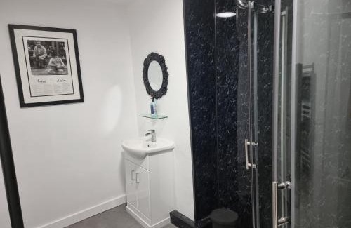 Whitby House | Poppy Cottage