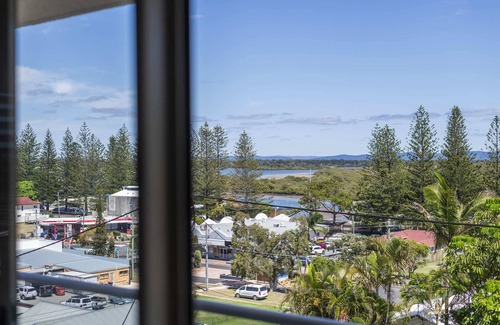 Yamba Apartment | Poppy's Place - Oceanstays