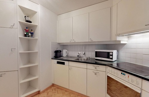 Celerina-Schlarigna Apartment | Popular apartment house centrally located in Celerina.