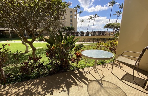 Kihei Condo | Popular Ground Floor Unit at OCEANFRONT RESORT in Kihei! Great rates.n