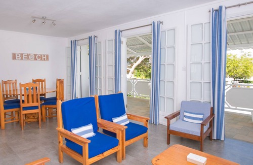 Trou aux Biches House | Porcelaine: Stylish apartment with seaview from its balcony