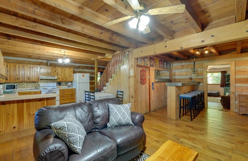 Greene County Cabin | Porch & Fire Pit: Family-Friendly Afton Cabin!