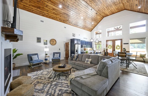 Pickens Cabin | Porch Nights, Firelight & Room to Unwind