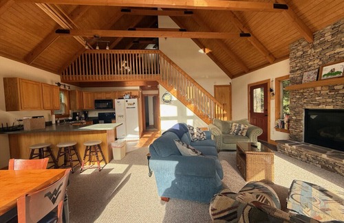 Alpine Lake House | Porch Paradise: Lake Access, Pet-Friendly, and Ultimate Family Fun – Sleeps 13!