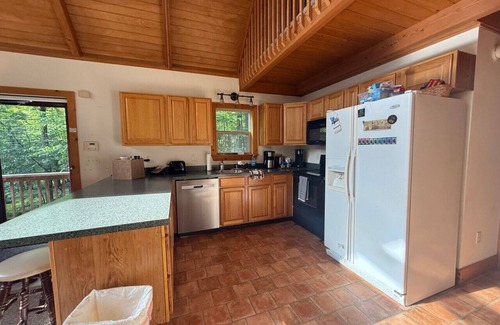 Alpine Lake House | Porch Paradise: Lake Access, Pet-Friendly, and Ultimate Family Fun – Sleeps 13!