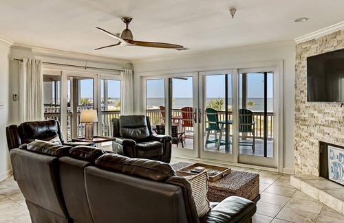 Tybee Island Condo | Porpoise Point #3 ~ On the Strand! ~ Oceanfront So