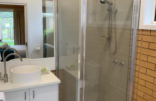 Port Campbell Hotel | Port Campbell Parkview Motel & Apartments