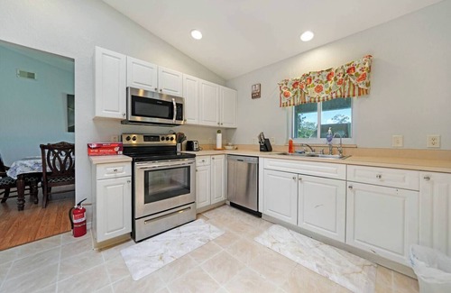 Port Charlotte House | Port Charlotte home, a few minutes to everything