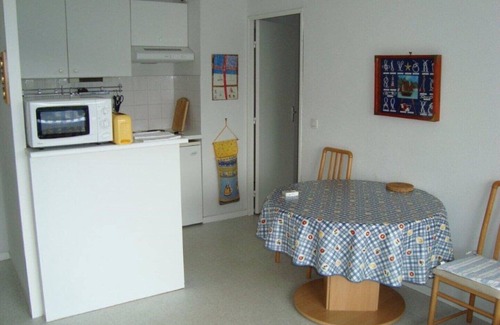 Arzon Condo | PORT CROUESTY apartment with pool