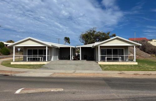 Port Denison House | Port Denison Stays - Unit 2