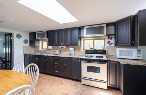 Port Franks Cottage | Port Franks 2 Bedroom Cottage With Double Wide Lot