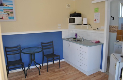 Gregory Cabin | Port Gregory Caravan Park