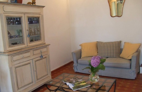 Port Grimaud Apartment | PORT GRIMAUD 1 MINUTE PRIVATE BEACH PRIVATE GARDEN FENCE