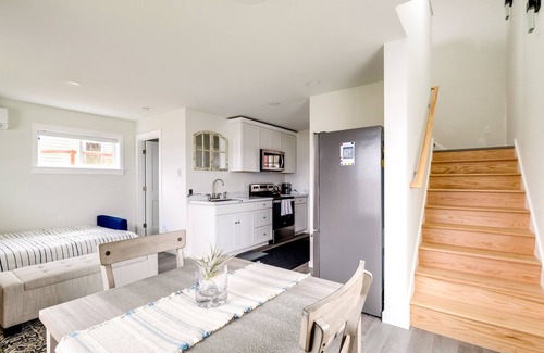 Retsil Apartment | Port Orchard Guest House - Walk to Bay Street!