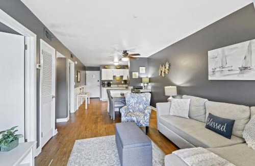 Palmetto Dunes Villa | Port Royal Sound 2BR Villa Balcony Pools & Beach Access