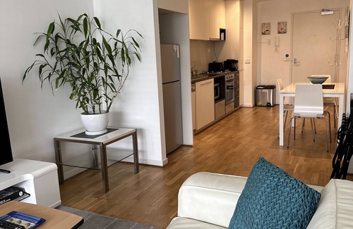Port Melbourne Apartment | Port Spirit Modern Apartment + Parking + Balcony in Port Melbourne