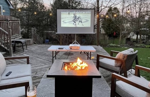Port Stanley House | Port Stanley Retreat!