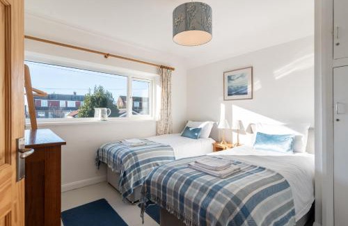 Penarth House | Port View House 3-Bedroom Self Catering Family Home with Garden Near Cardiff