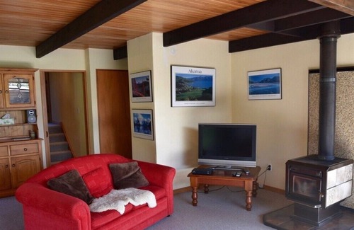 Akaroa Cottage | Port Watch - Akaroa Holiday Home
